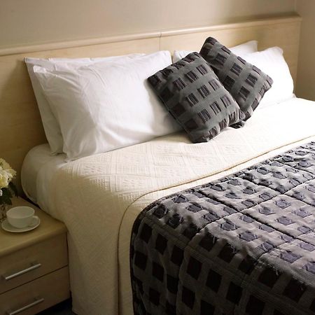 The Avenue Hotel Ltd 클리데로 외부 사진